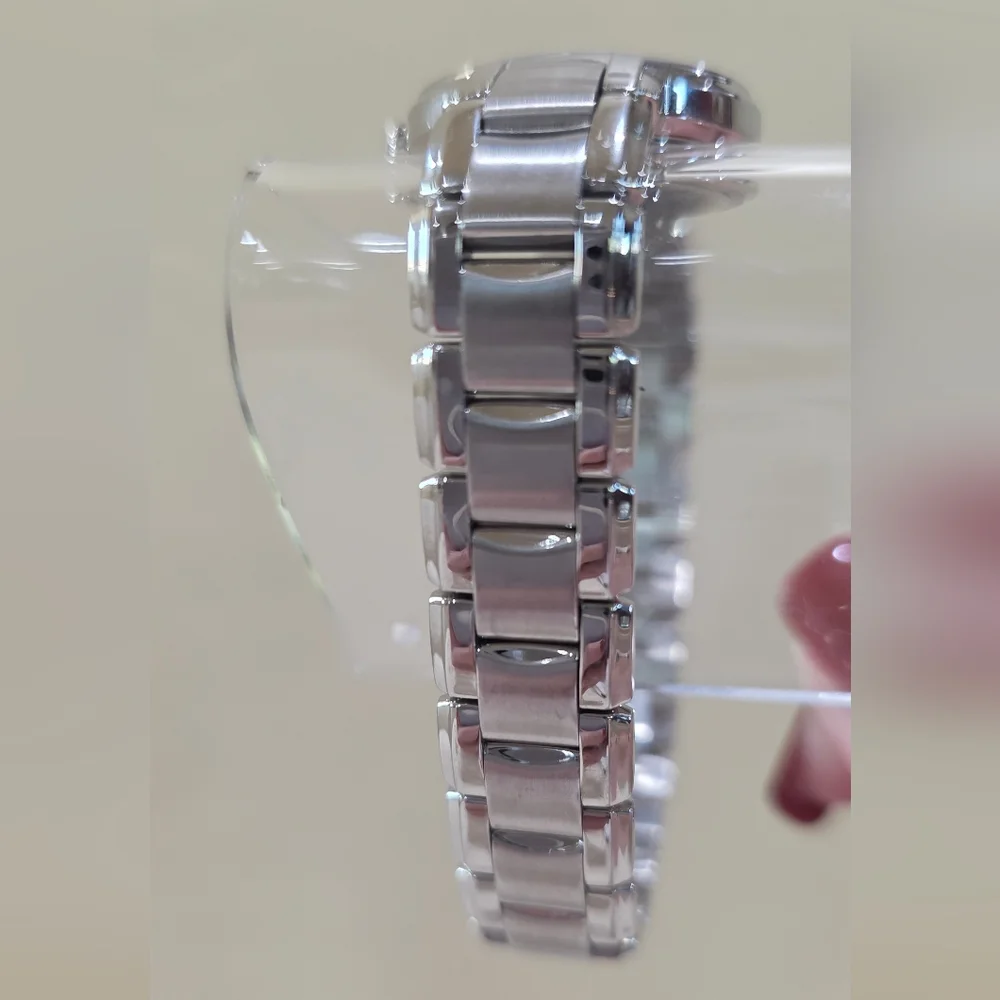 Classic Silver Bulova Women's Dress Collection Easy Read Wrist Watch C860903
